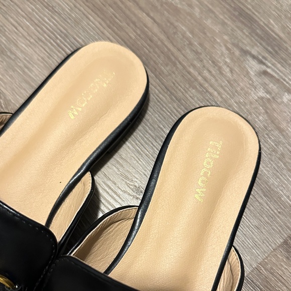 Tilocow Buckle Slip-On Mules - Picture 2 of 4